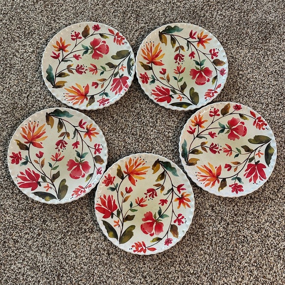 Dash of That Plastic Flower Dinner Plates.
Set of 5 - Picture 4 of 4
